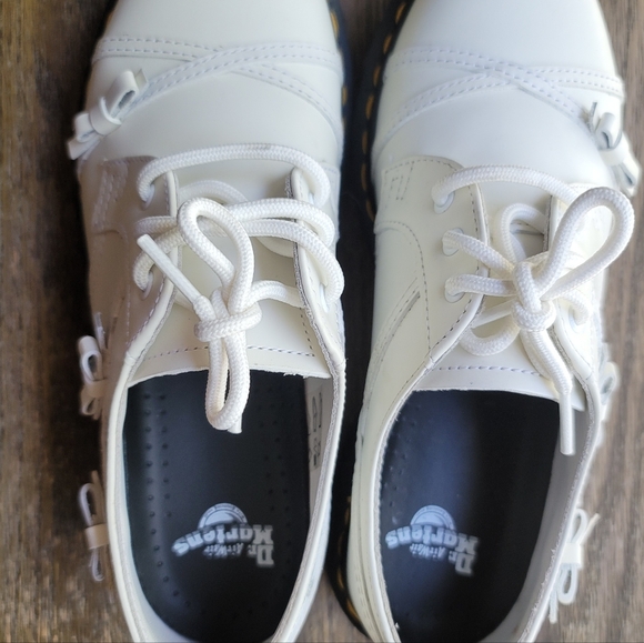 Dr. Martens White Leather Shoes with Yellow Accents - Picture 4 of 12